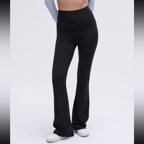 lululemon High-Waisted Black Flare Leggings - Picture 1 of 7